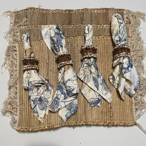 Taupe Variegated Fringe Placemats (6) wicker seashell napkin rings (4) napkins